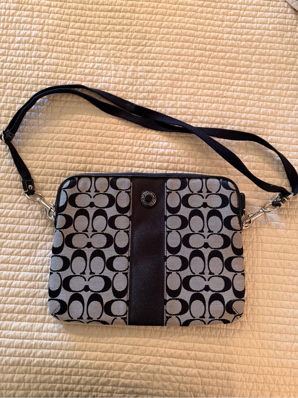 Coach Black and Cream Signature Tote/Ipad Sleeve with Logo Grommet - Picture 2 of 6